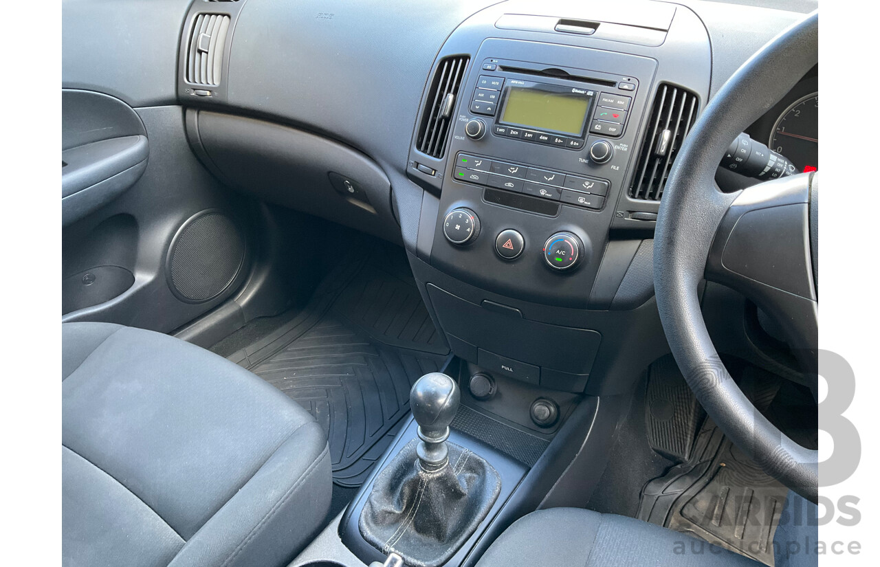 12/2011 Hyundai i30 SX FD MY11 5d Hatchback Blue 2.0L