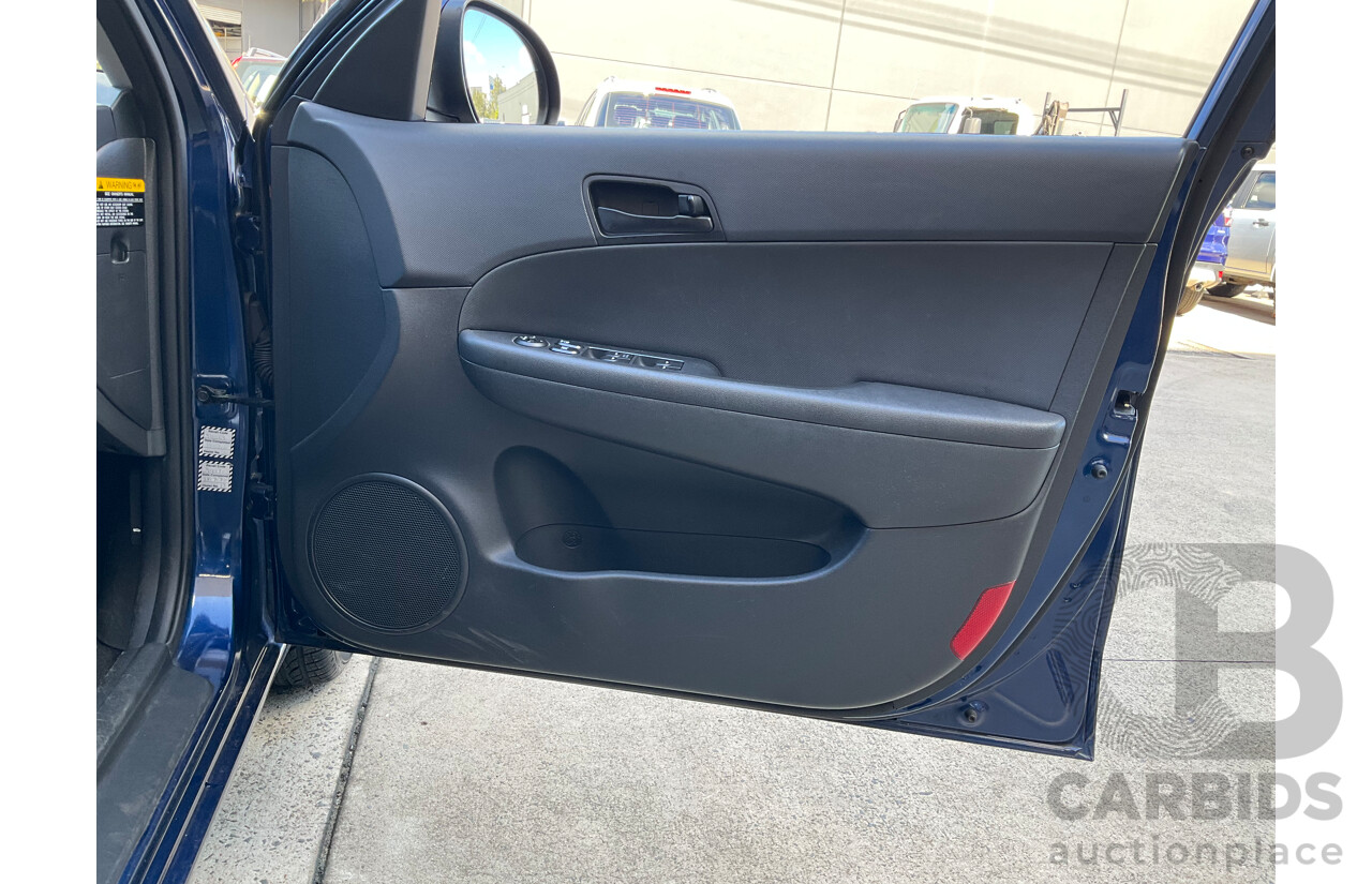 12/2011 Hyundai i30 SX FD MY11 5d Hatchback Blue 2.0L