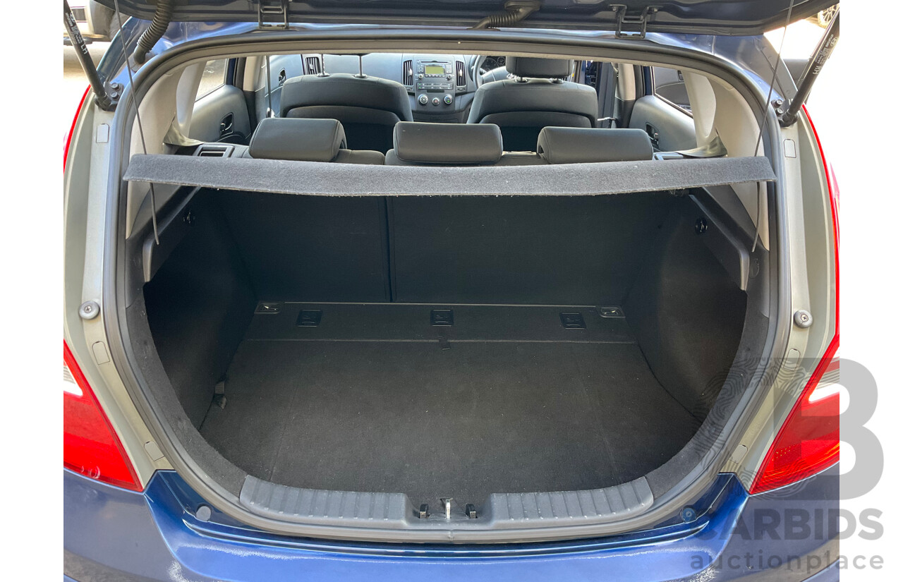 12/2011 Hyundai i30 SX FD MY11 5d Hatchback Blue 2.0L