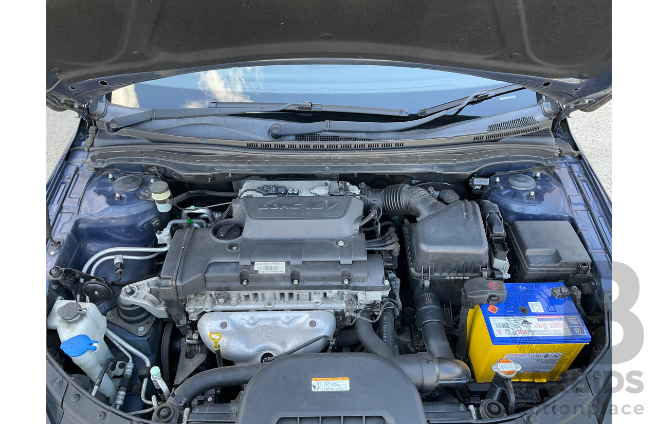 12/2011 Hyundai i30 SX FD MY11 5d Hatchback Blue 2.0L