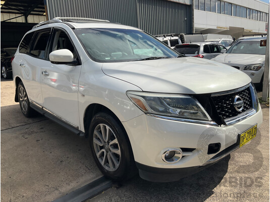 06/2014 Nissan Pathfinder ST-L (FWD) R52 MY15 Upgrade 4D Wagon Crystal White Pearl V6 3.5L