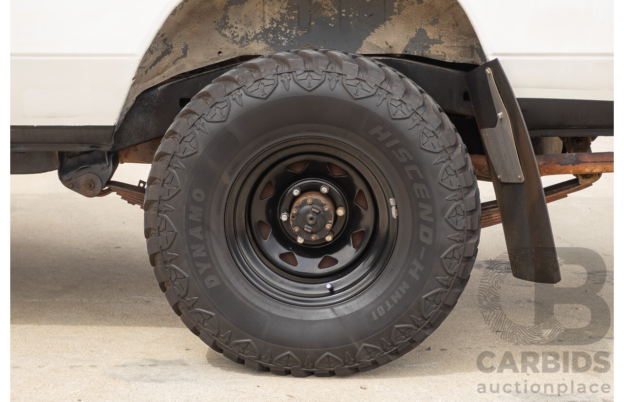 7/1992 Toyota Landcruiser Troopcarrier (4x4)  FJ75RV 2d Wagon White 4.0L