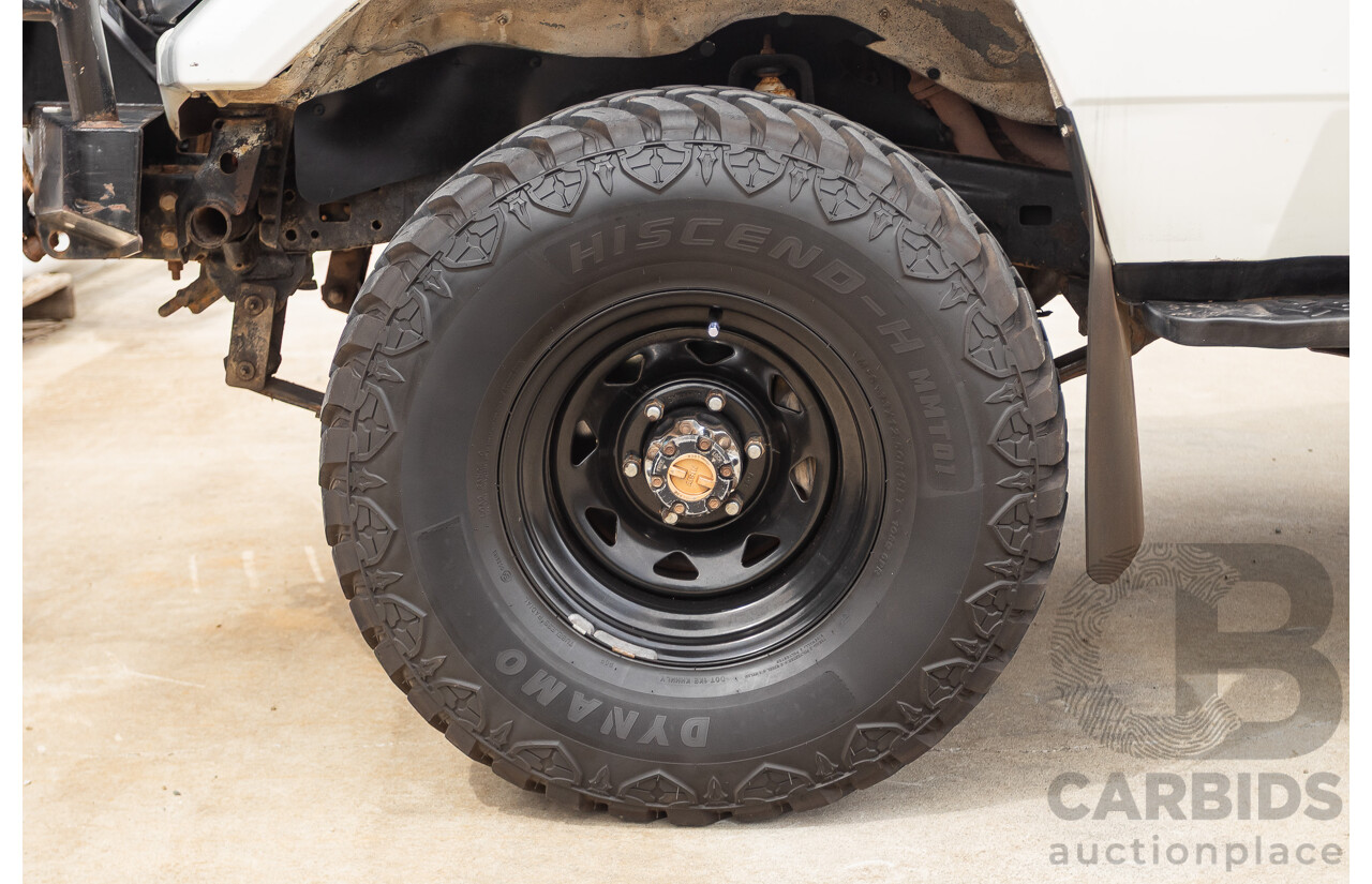 7/1992 Toyota Landcruiser Troopcarrier (4x4)  FJ75RV 2d Wagon White 4.0L