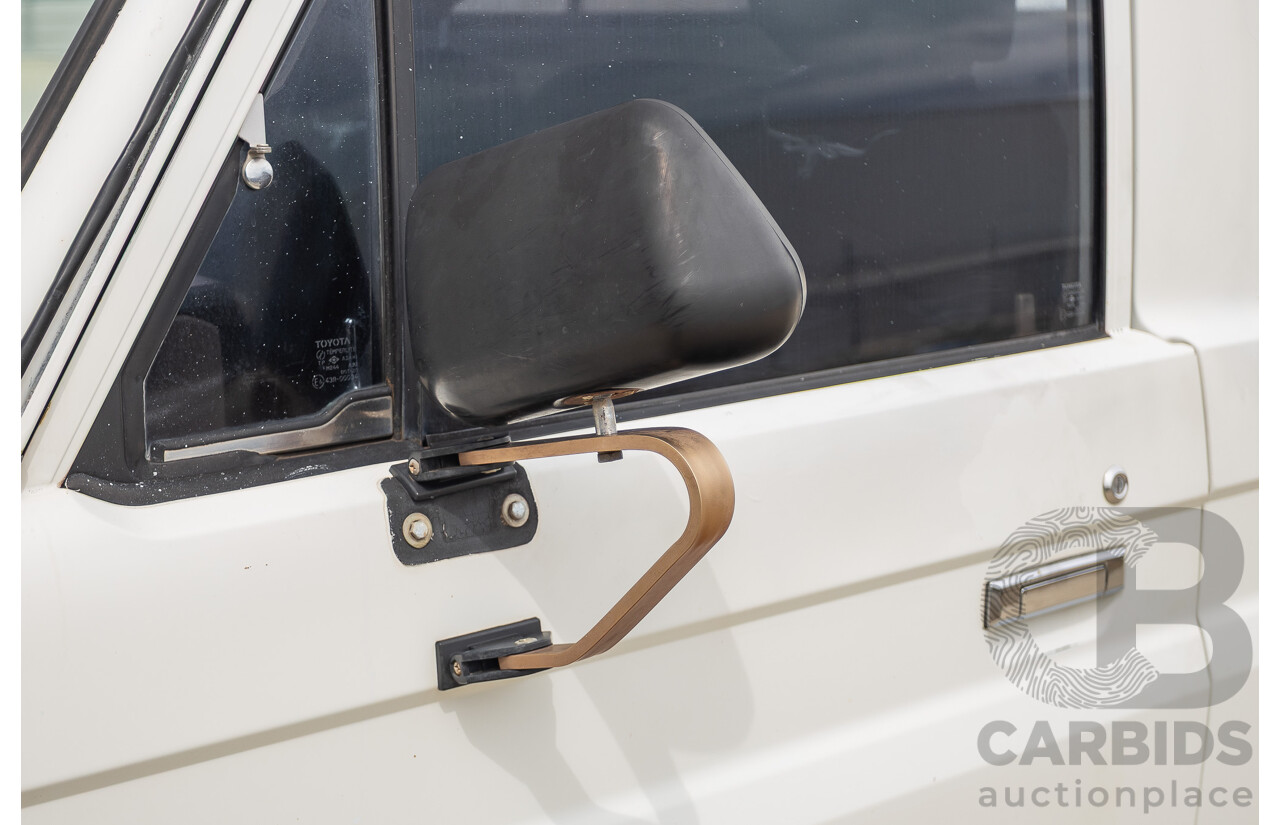 7/1992 Toyota Landcruiser Troopcarrier (4x4)  FJ75RV 2d Wagon White 4.0L