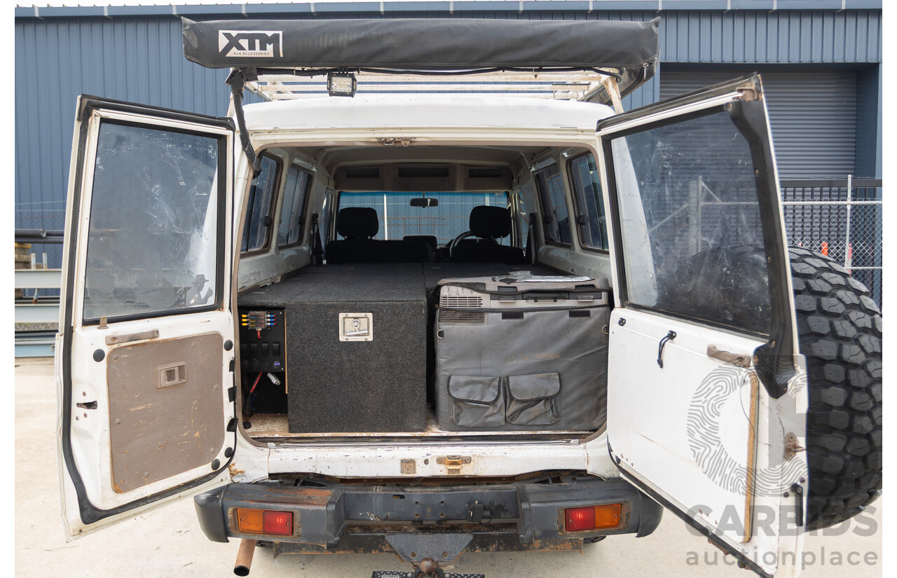 7/1992 Toyota Landcruiser Troopcarrier (4x4)  FJ75RV 2d Wagon White 4.0L