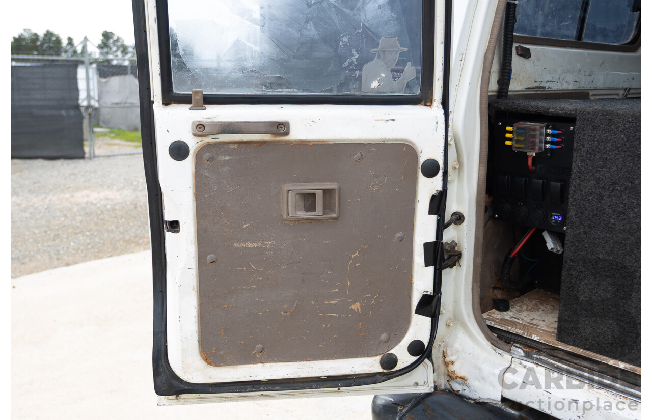 7/1992 Toyota Landcruiser Troopcarrier (4x4)  FJ75RV 2d Wagon White 4.0L