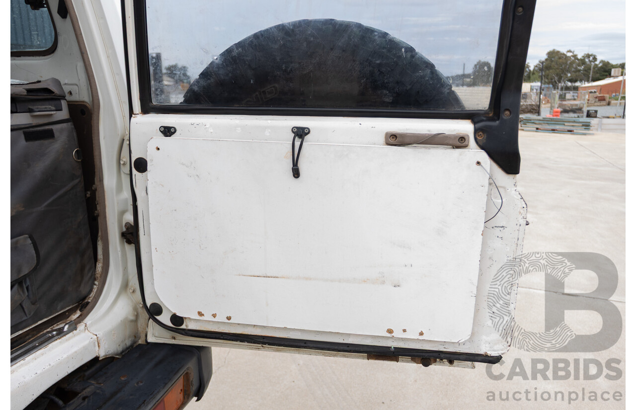 7/1992 Toyota Landcruiser Troopcarrier (4x4)  FJ75RV 2d Wagon White 4.0L