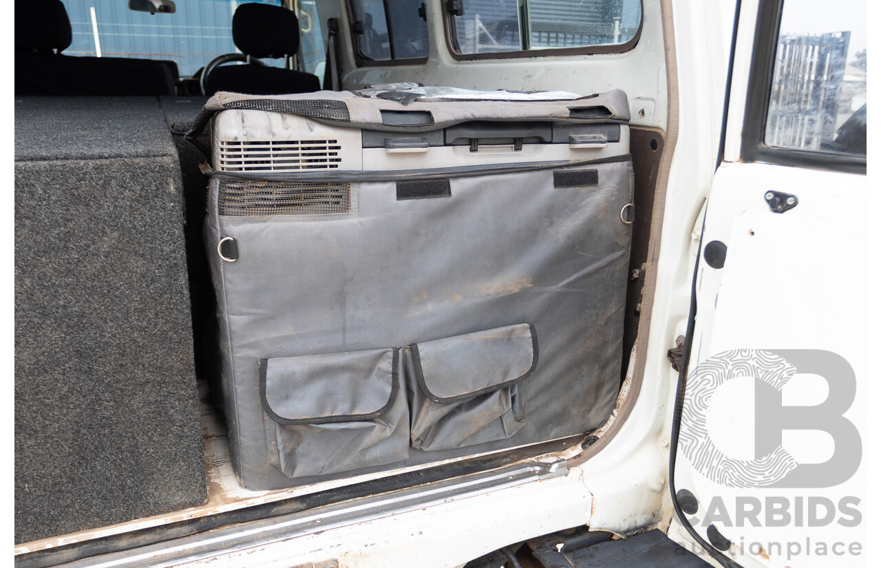 7/1992 Toyota Landcruiser Troopcarrier (4x4)  FJ75RV 2d Wagon White 4.0L