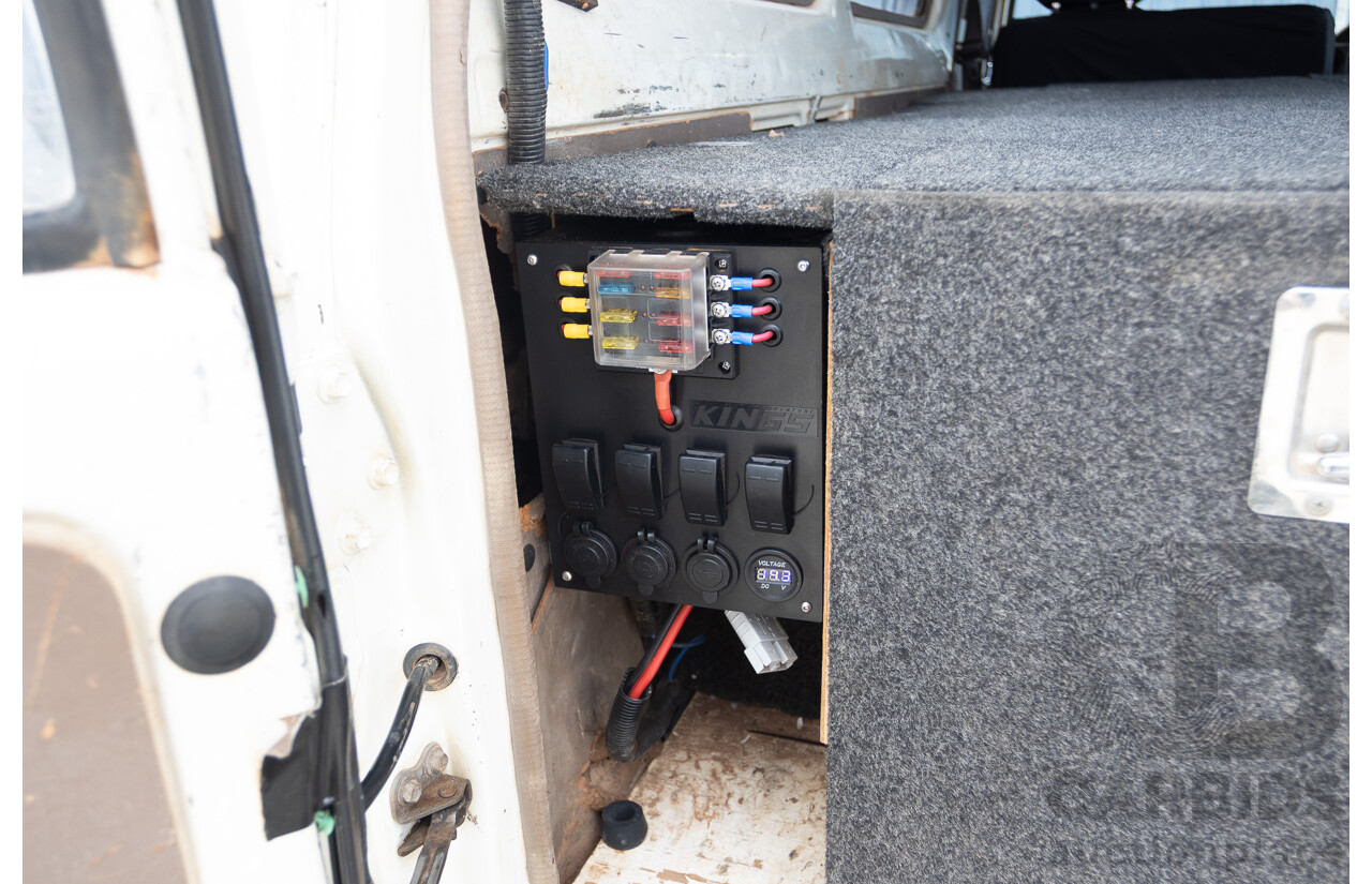 7/1992 Toyota Landcruiser Troopcarrier (4x4)  FJ75RV 2d Wagon White 4.0L