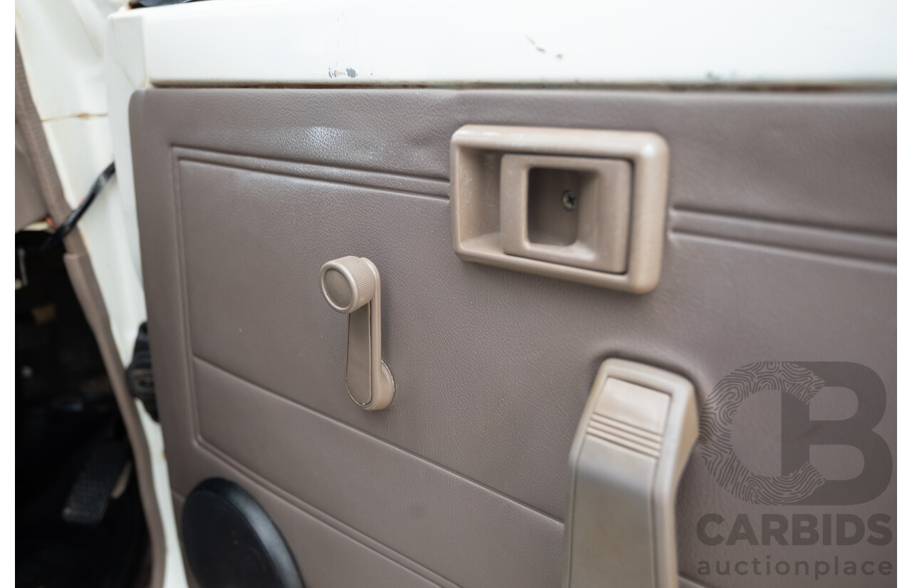 7/1992 Toyota Landcruiser Troopcarrier (4x4)  FJ75RV 2d Wagon White 4.0L