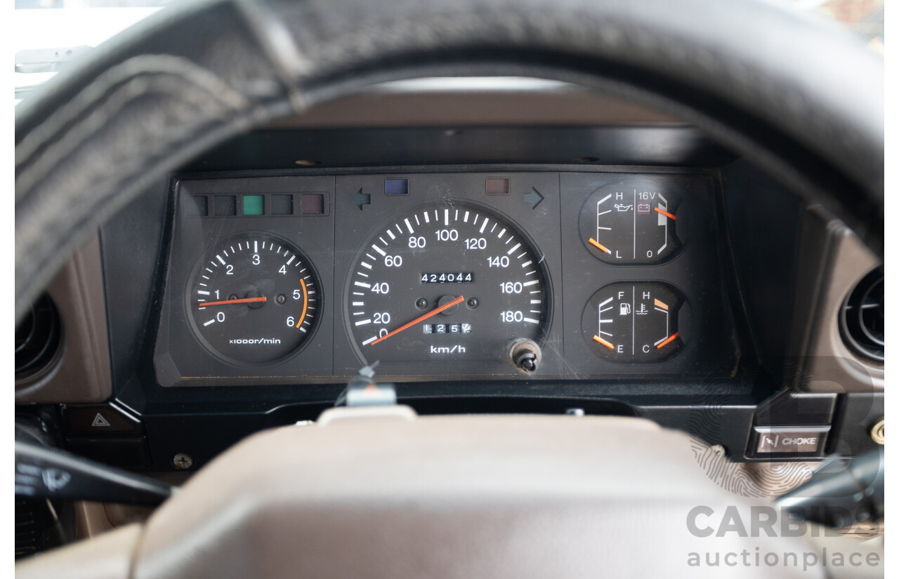 7/1992 Toyota Landcruiser Troopcarrier (4x4)  FJ75RV 2d Wagon White 4.0L