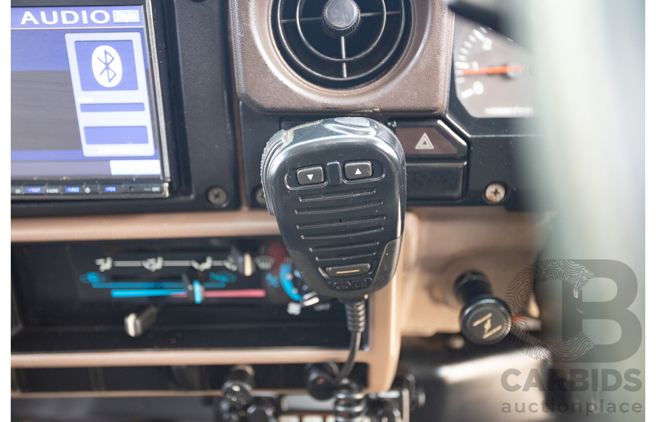 7/1992 Toyota Landcruiser Troopcarrier (4x4)  FJ75RV 2d Wagon White 4.0L