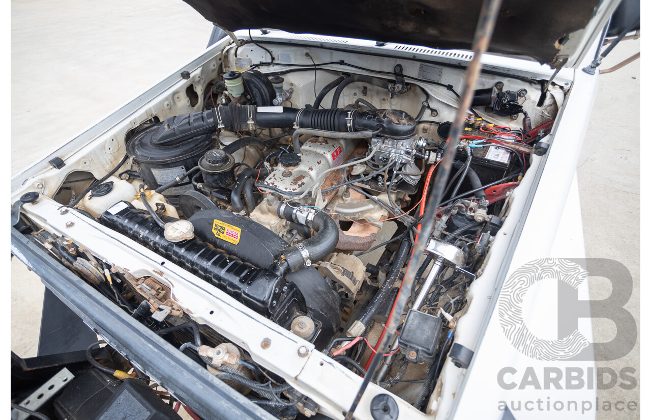 7/1992 Toyota Landcruiser Troopcarrier (4x4)  FJ75RV 2d Wagon White 4.0L