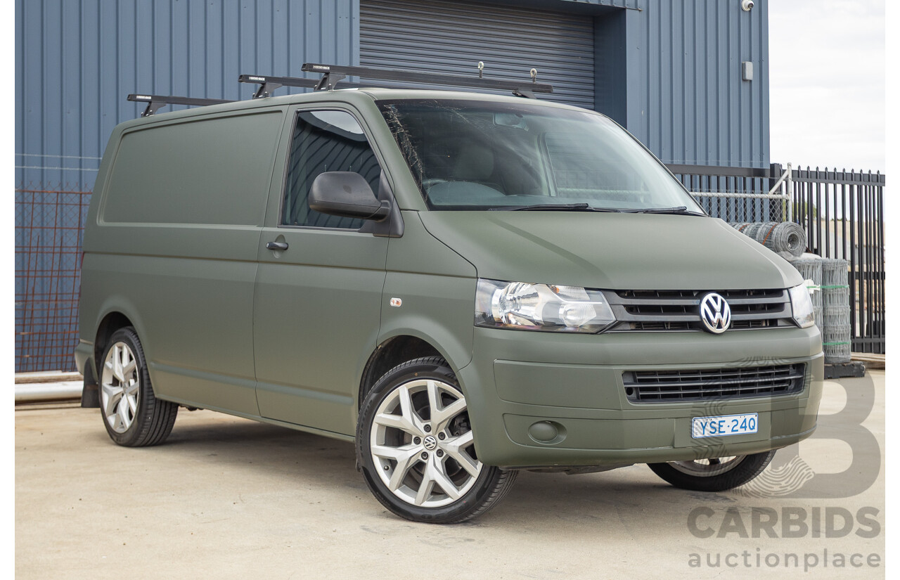 06/2014 Volkswagen Transporter TDI 250 SWB T5 MY14 Van White Matt Green (Wrapped) Turbo Diesel 2.0L