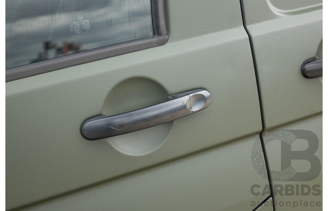 06/2014 Volkswagen Transporter TDI 250 SWB T5 MY14 Van White Matt Green (Wrapped) Turbo Diesel 2.0L