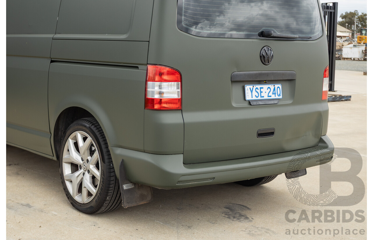 06/2014 Volkswagen Transporter TDI 250 SWB T5 MY14 Van White Matt Green (Wrapped) Turbo Diesel 2.0L