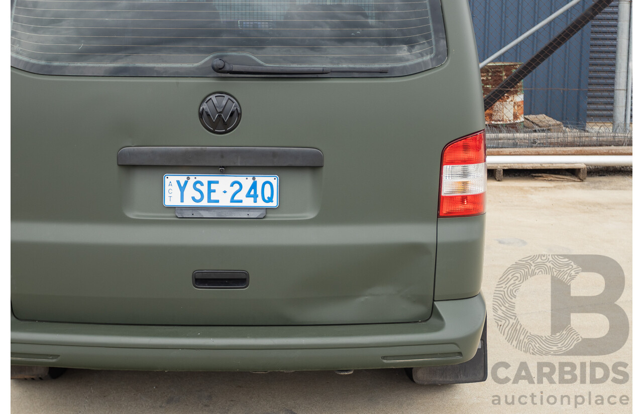06/2014 Volkswagen Transporter TDI 250 SWB T5 MY14 Van White Matt Green (Wrapped) Turbo Diesel 2.0L