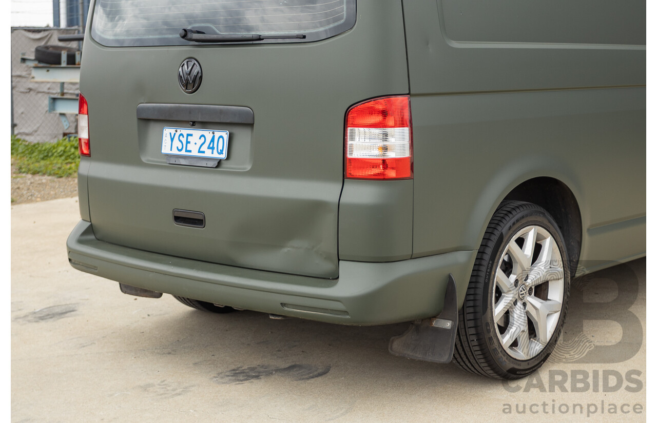 06/2014 Volkswagen Transporter TDI 250 SWB T5 MY14 Van White Matt Green (Wrapped) Turbo Diesel 2.0L