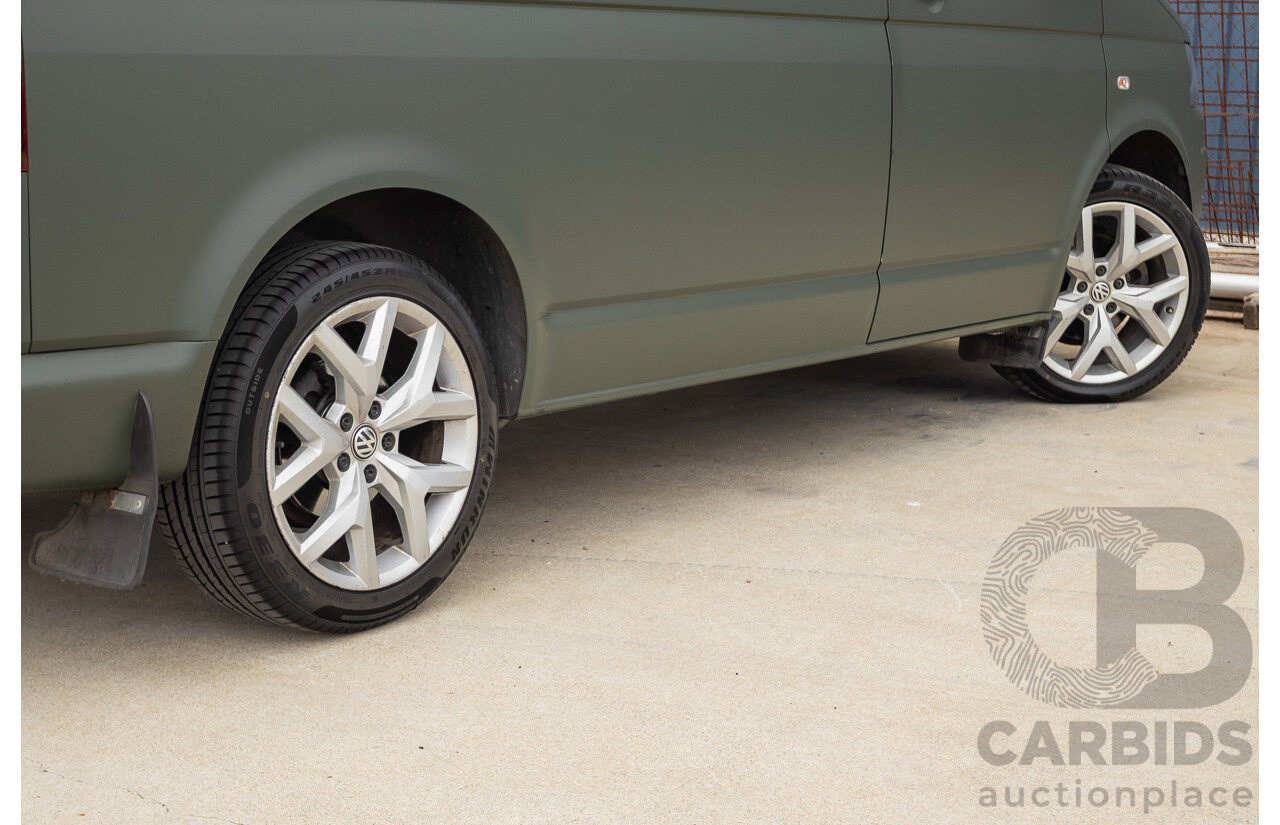 06/2014 Volkswagen Transporter TDI 250 SWB T5 MY14 Van White Matt Green (Wrapped) Turbo Diesel 2.0L