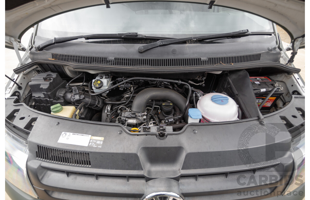 06/2014 Volkswagen Transporter TDI 250 SWB T5 MY14 Van White Matt Green (Wrapped) Turbo Diesel 2.0L