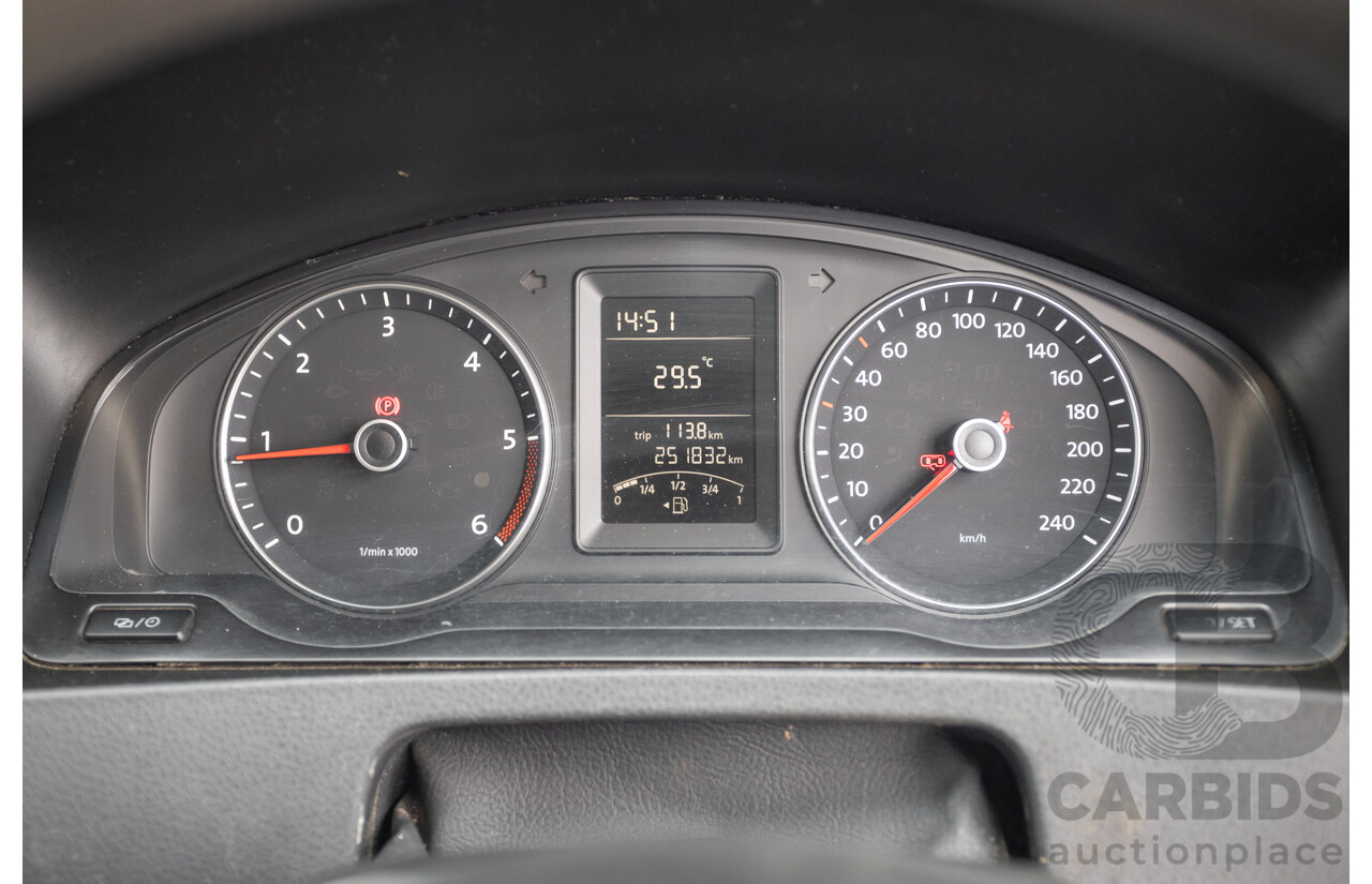 06/2014 Volkswagen Transporter TDI 250 SWB T5 MY14 Van White Matt Green (Wrapped) Turbo Diesel 2.0L