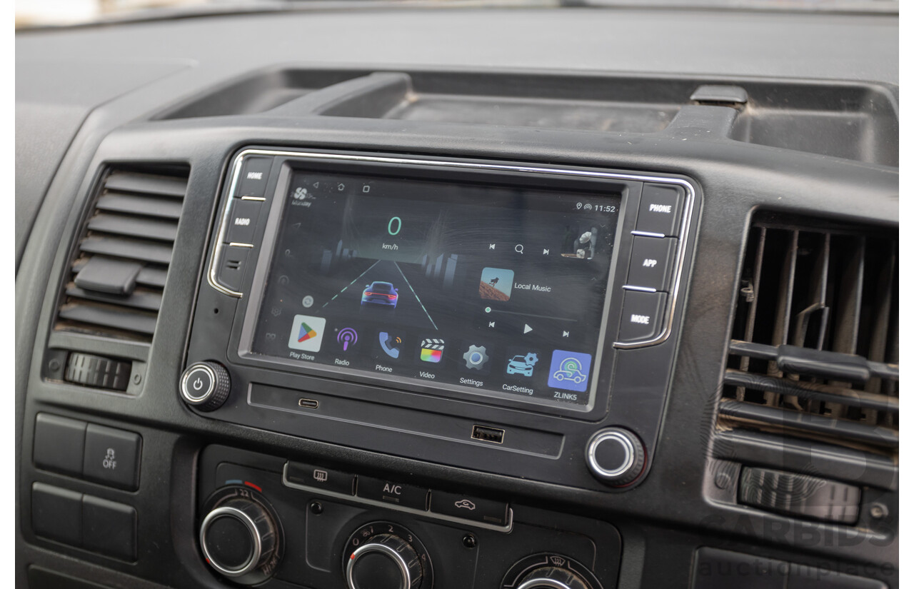 06/2014 Volkswagen Transporter TDI 250 SWB T5 MY14 Van White Matt Green (Wrapped) Turbo Diesel 2.0L