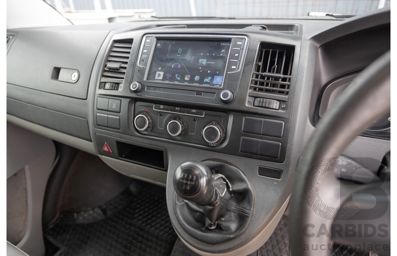 06/2014 Volkswagen Transporter TDI 250 SWB T5 MY14 Van White Matt Green (Wrapped) Turbo Diesel 2.0L