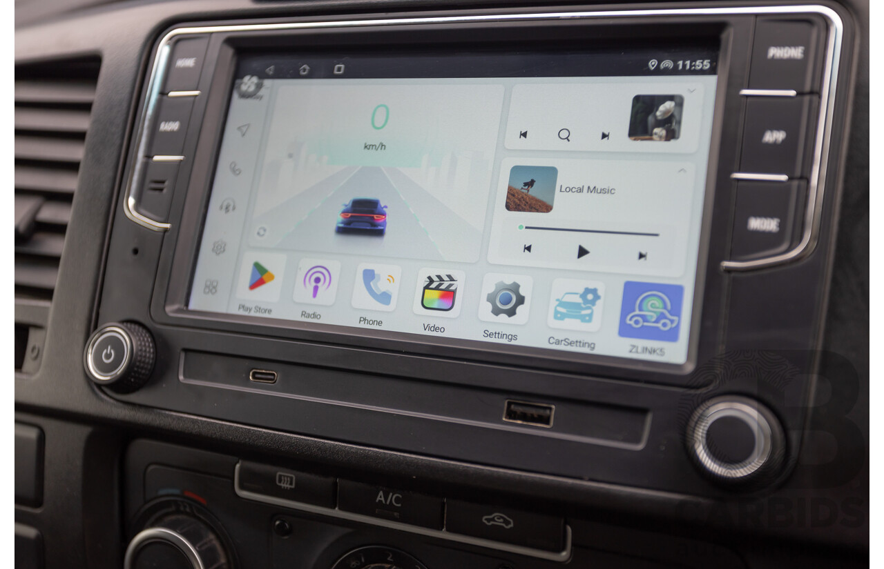 06/2014 Volkswagen Transporter TDI 250 SWB T5 MY14 Van White Matt Green (Wrapped) Turbo Diesel 2.0L