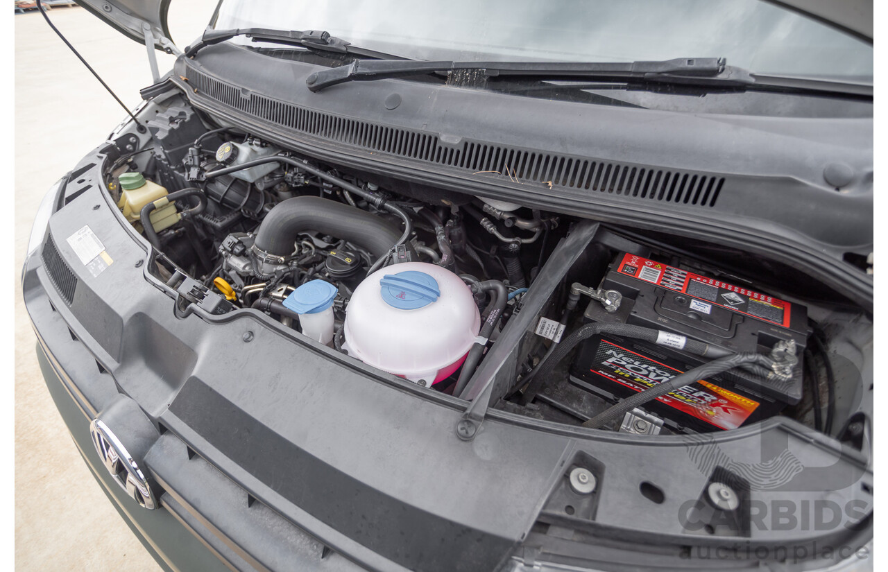 06/2014 Volkswagen Transporter TDI 250 SWB T5 MY14 Van White Matt Green (Wrapped) Turbo Diesel 2.0L