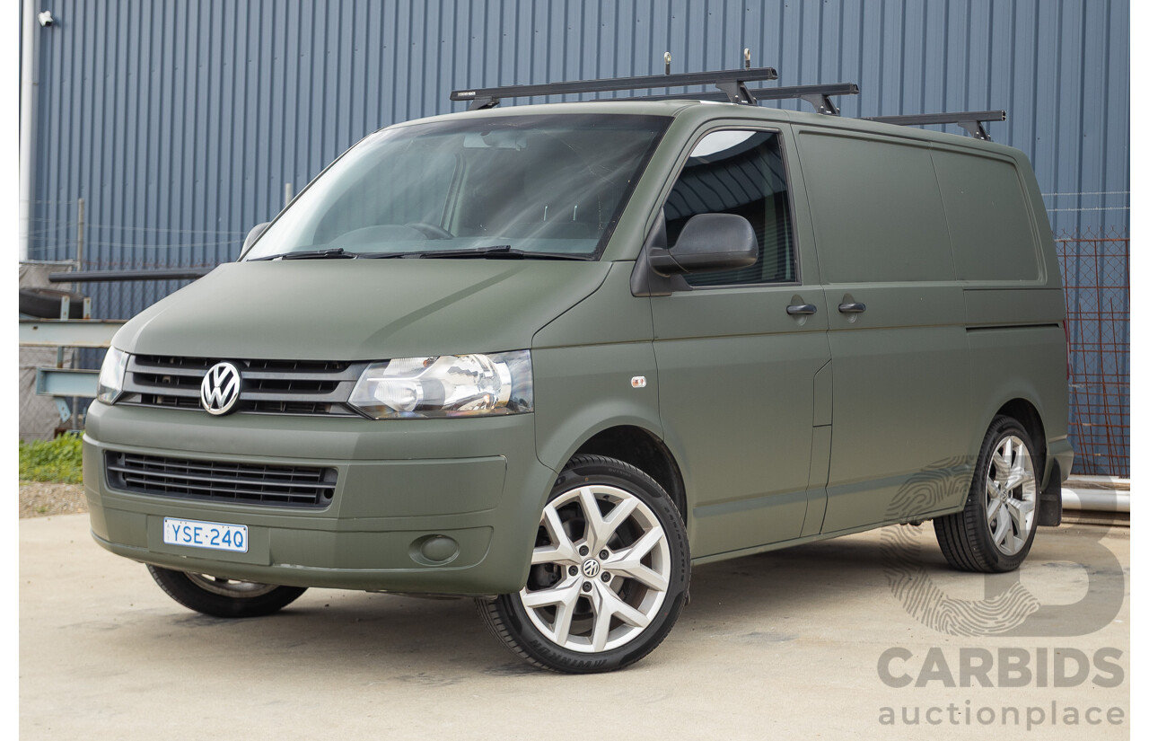 06/2014 Volkswagen Transporter TDI 250 SWB T5 MY14 Van White Matt Green (Wrapped) Turbo Diesel 2.0L