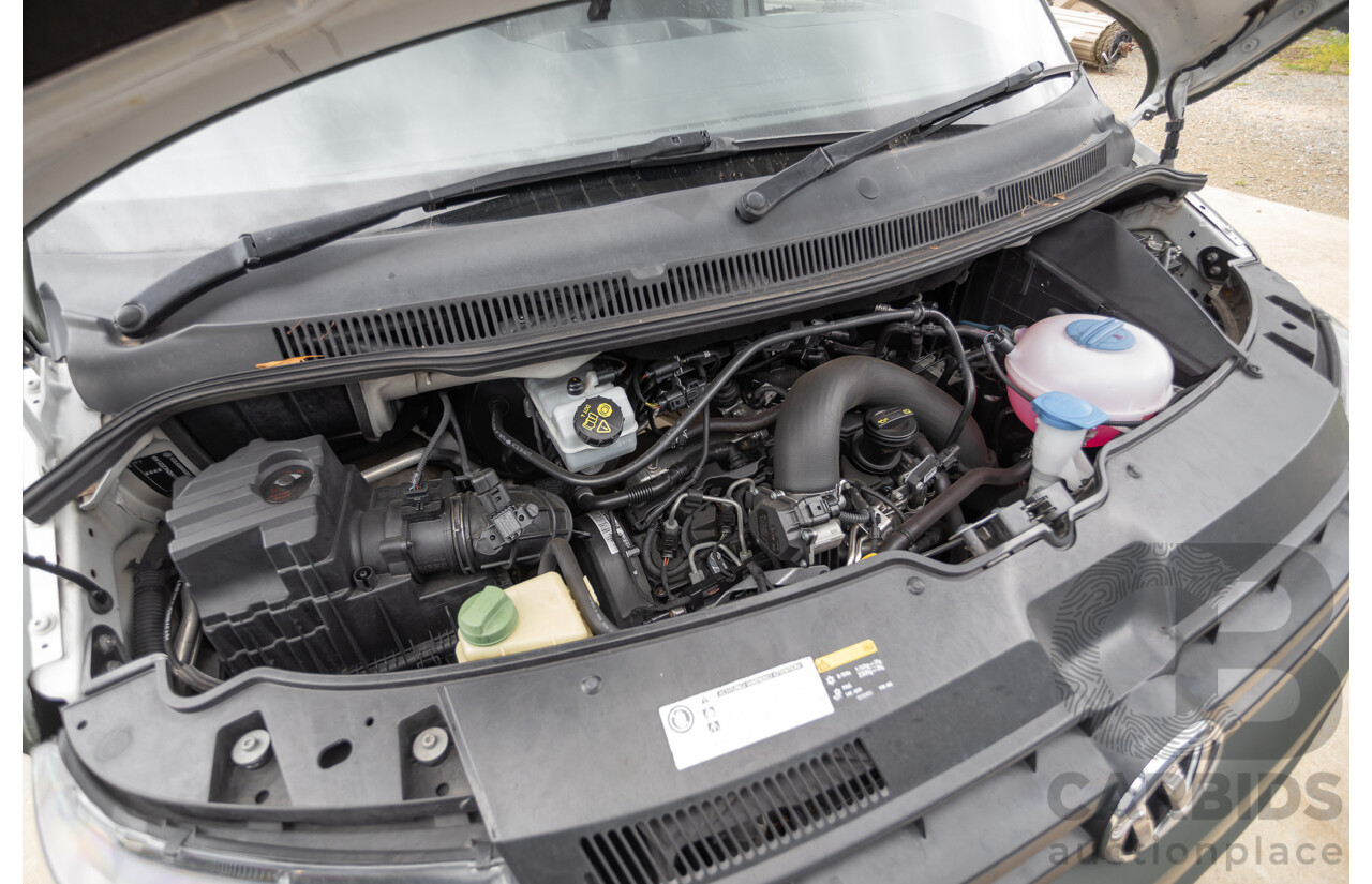 06/2014 Volkswagen Transporter TDI 250 SWB T5 MY14 Van White Matt Green (Wrapped) Turbo Diesel 2.0L