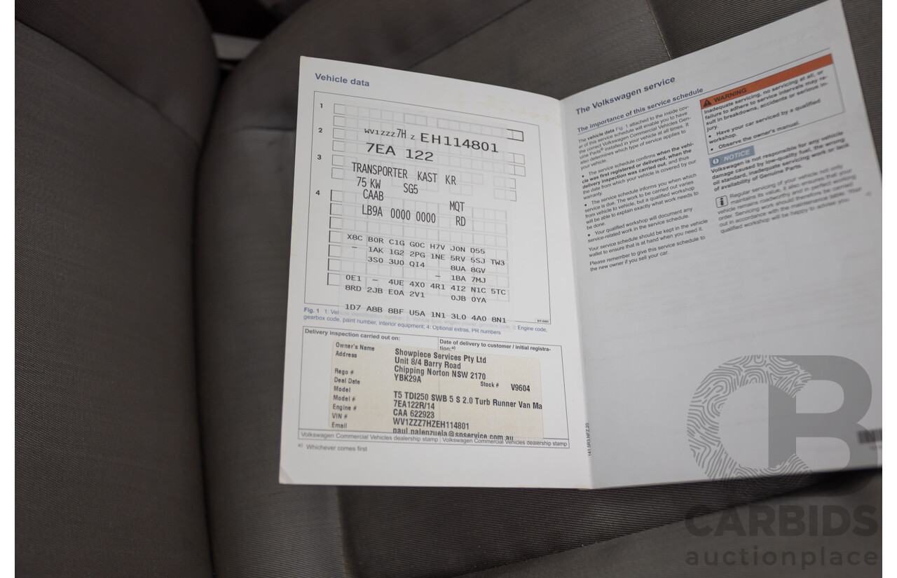 06/2014 Volkswagen Transporter TDI 250 SWB T5 MY14 Van White Matt Green (Wrapped) Turbo Diesel 2.0L