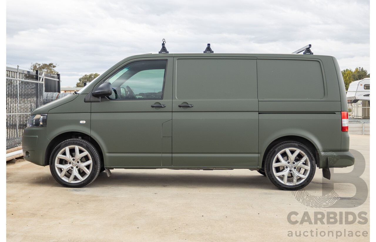 06/2014 Volkswagen Transporter TDI 250 SWB T5 MY14 Van White Matt Green (Wrapped) Turbo Diesel 2.0L