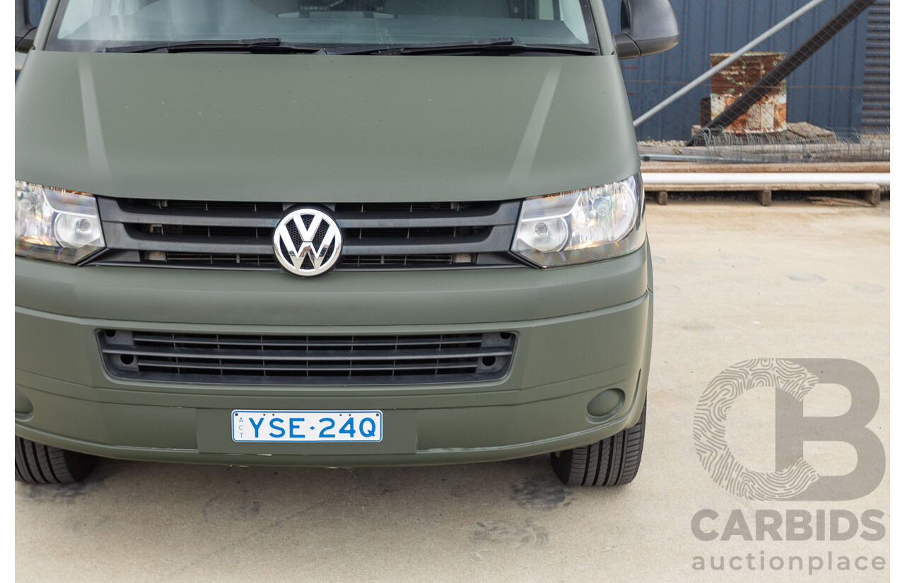 06/2014 Volkswagen Transporter TDI 250 SWB T5 MY14 Van White Matt Green (Wrapped) Turbo Diesel 2.0L