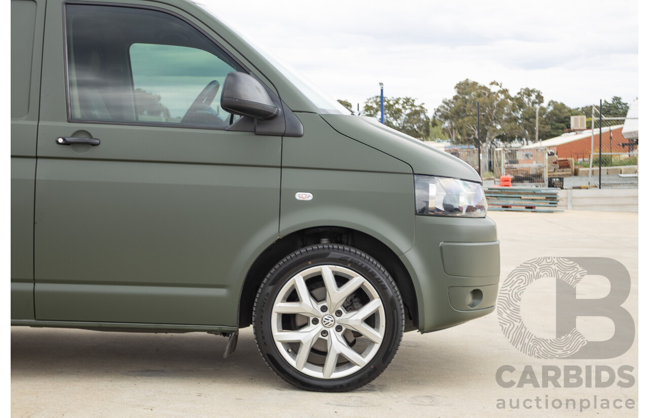 06/2014 Volkswagen Transporter TDI 250 SWB T5 MY14 Van White Matt Green (Wrapped) Turbo Diesel 2.0L