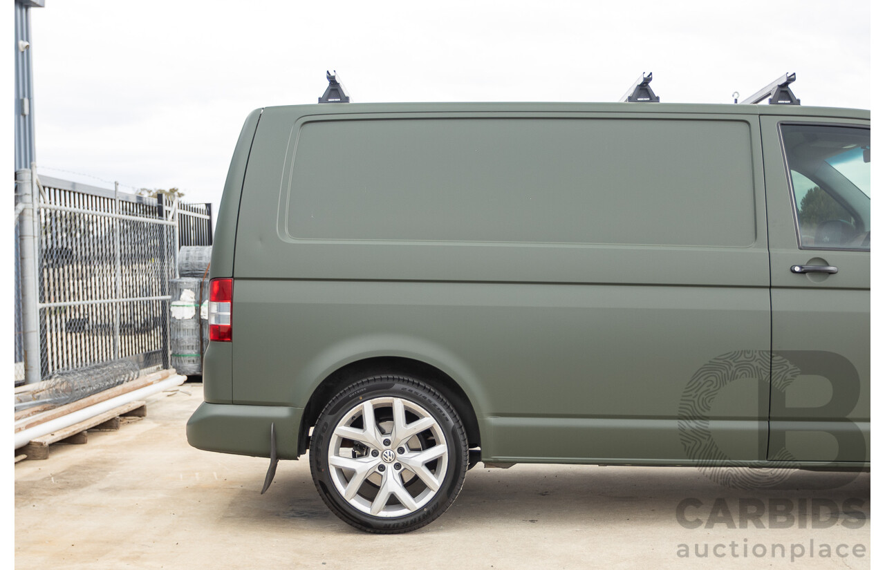 06/2014 Volkswagen Transporter TDI 250 SWB T5 MY14 Van White Matt Green (Wrapped) Turbo Diesel 2.0L