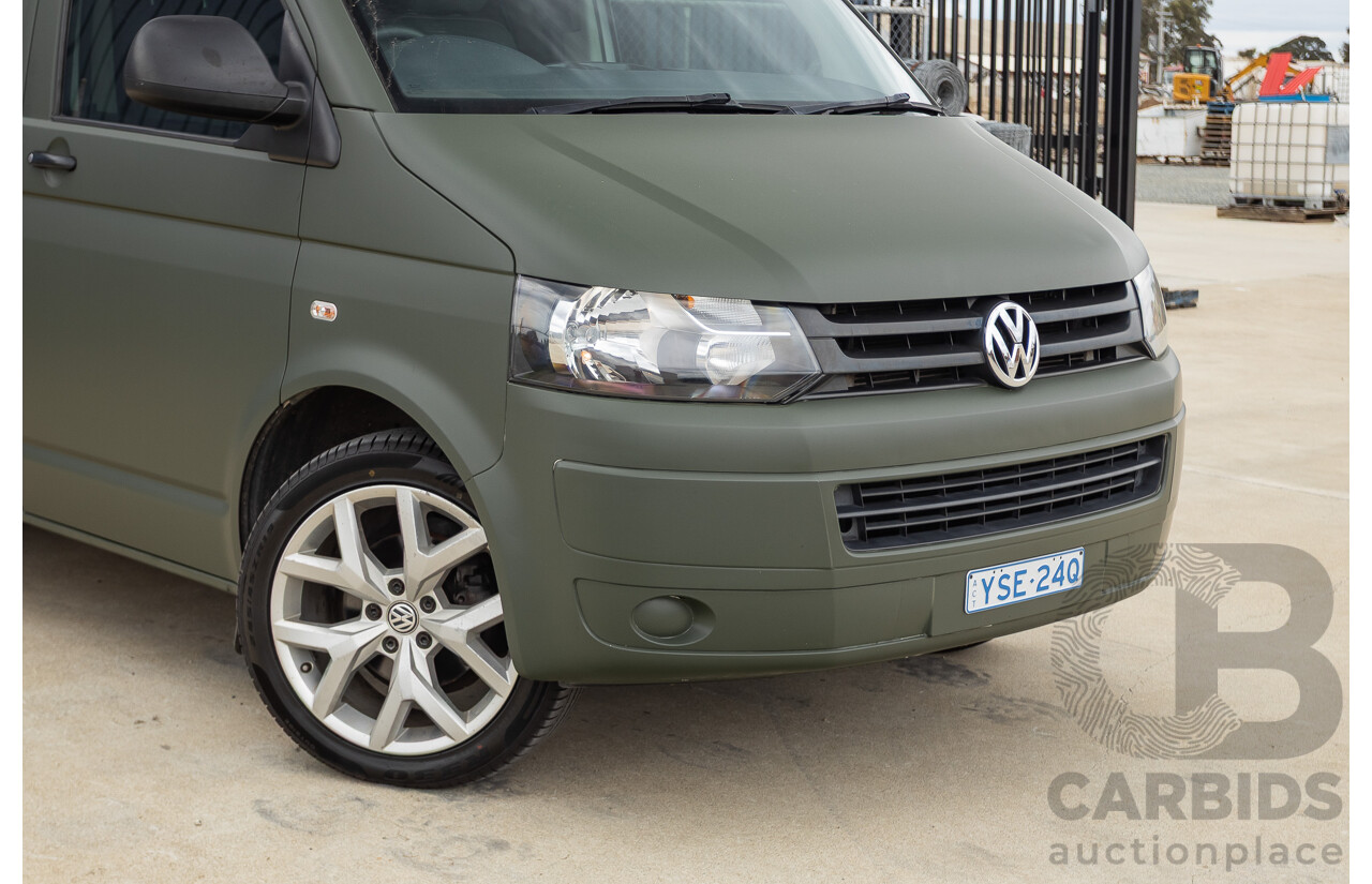 06/2014 Volkswagen Transporter TDI 250 SWB T5 MY14 Van White Matt Green (Wrapped) Turbo Diesel 2.0L