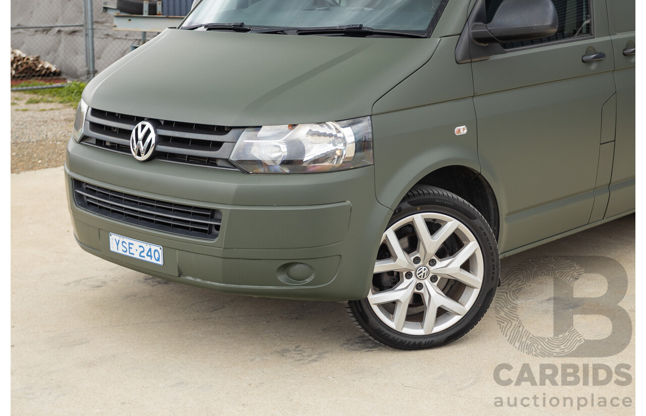 06/2014 Volkswagen Transporter TDI 250 SWB T5 MY14 Van White Matt Green (Wrapped) Turbo Diesel 2.0L