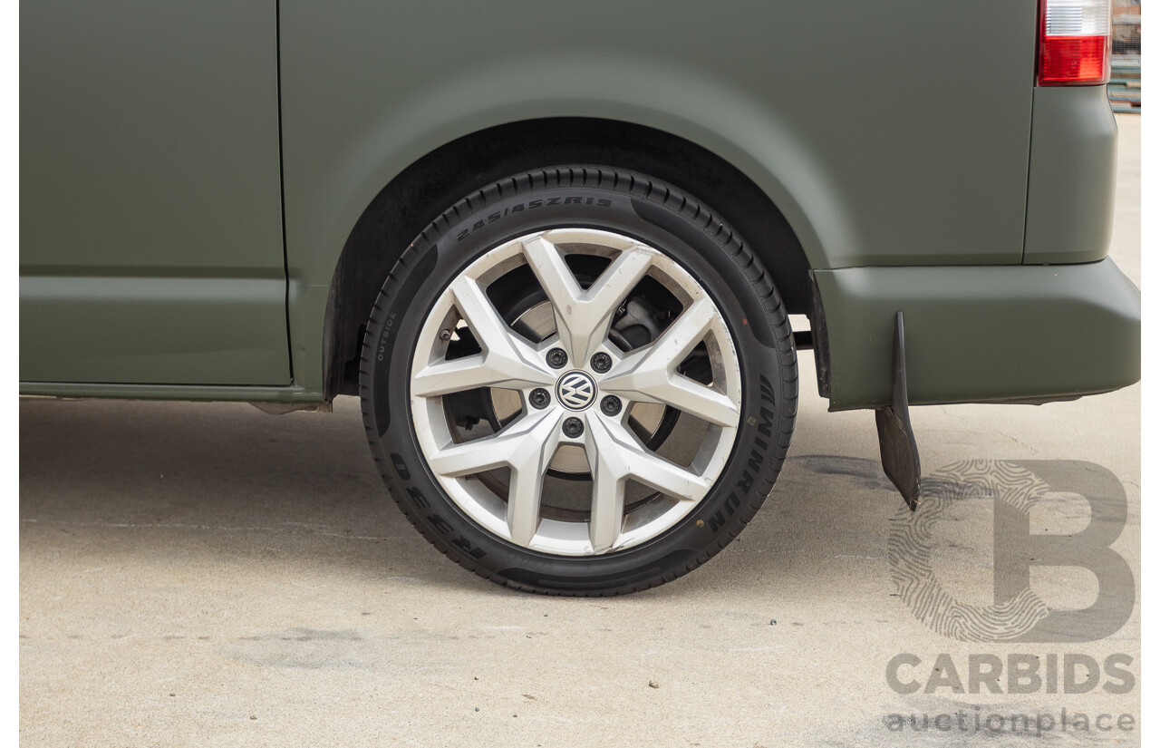 06/2014 Volkswagen Transporter TDI 250 SWB T5 MY14 Van White Matt Green (Wrapped) Turbo Diesel 2.0L