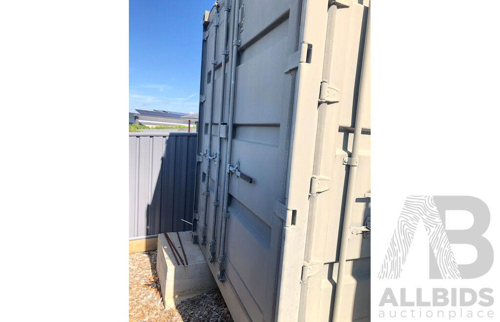 20 Foot Shipping Container Modified with Kitchen/Toilet/Vanity and Display Shower