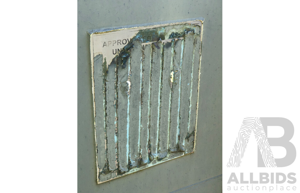 20 Foot Shipping Container Modified with Kitchen/Toilet/Vanity and Display Shower