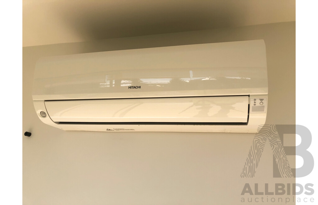 20 Foot Shipping Container Modified with Kitchen/Toilet/Vanity and Display Shower