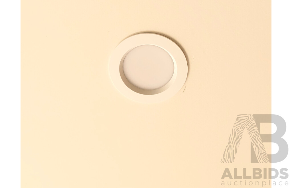 20 Foot Shipping Container Modified with Kitchen/Toilet/Vanity and Display Shower