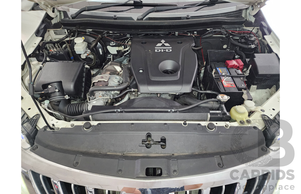 5/2015 Mitsubishi Triton GLS (4x4) MQ MY16 Dual Cab Utility White 2.4L