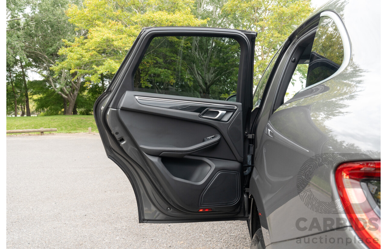 7/2017 Porsche Macan S Diesel (AWD) MY17 4d Wagon Agate Grey Metallic Turbo Diesel V6 3.0L