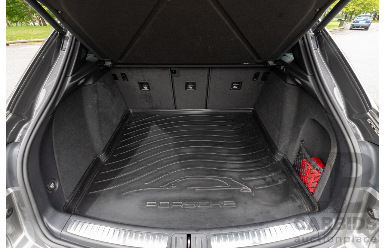 7/2017 Porsche Macan S Diesel (AWD) MY17 4d Wagon Agate Grey Metallic Turbo Diesel V6 3.0L