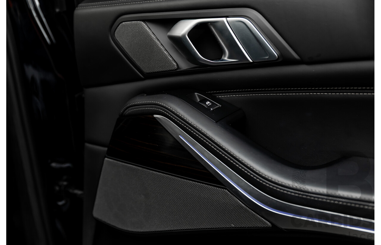 02/2021 Bmw X5 M50i (AWD) G05 MY21 4d Wagon Carbon Black Metallic Twin Turbo V8 4.4L