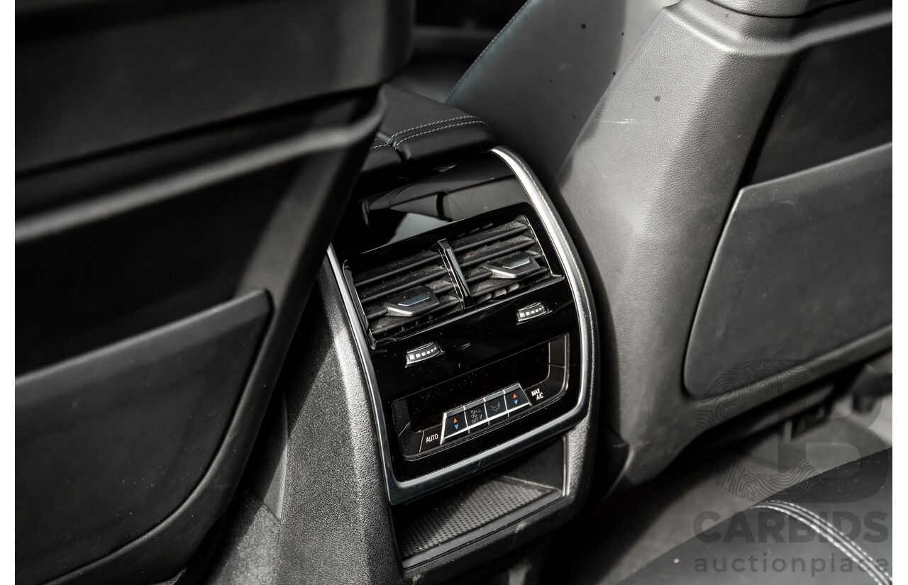 02/2021 Bmw X5 M50i (AWD) G05 MY21 4d Wagon Carbon Black Metallic Twin Turbo V8 4.4L