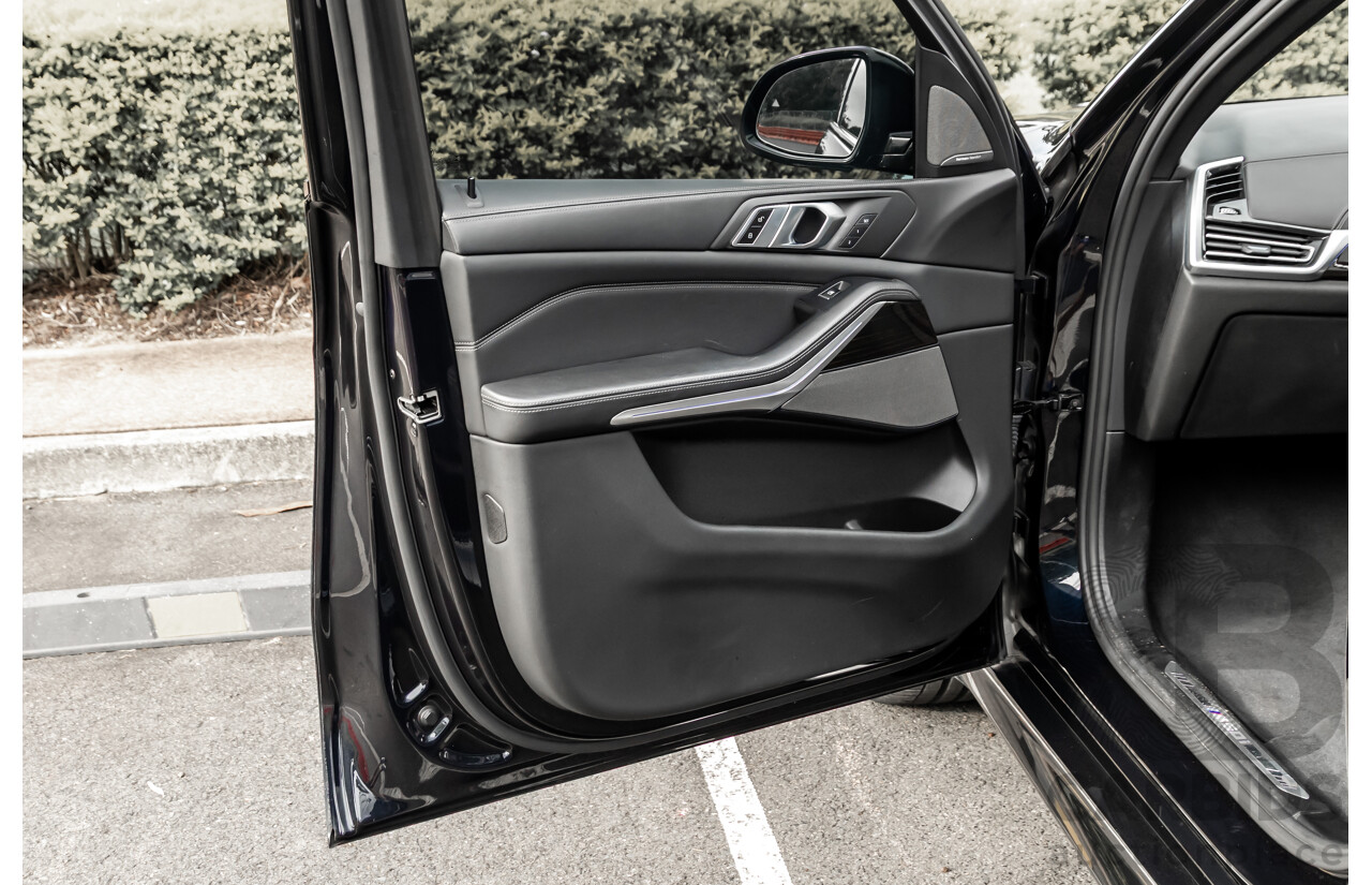 02/2021 Bmw X5 M50i (AWD) G05 MY21 4d Wagon Carbon Black Metallic Twin Turbo V8 4.4L