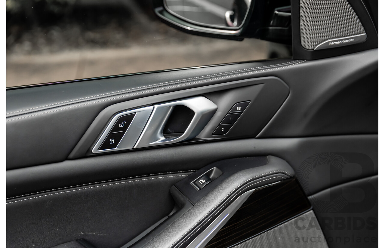 02/2021 Bmw X5 M50i (AWD) G05 MY21 4d Wagon Carbon Black Metallic Twin Turbo V8 4.4L